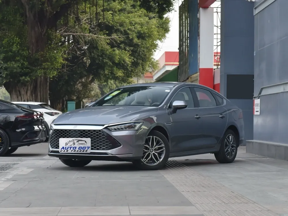 BYD Qin Plus Plugin Hybrid Tsheb